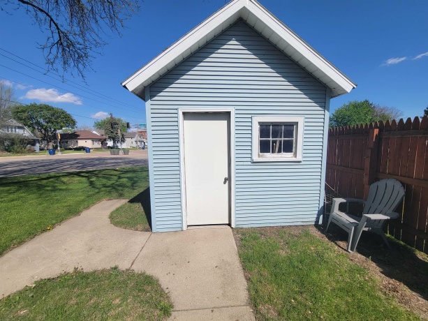 738 11th St, LaSalle, Illinois 61301, 4 Bedrooms Bedrooms, ,2 BathroomsBathrooms,House,For Sale,11th St,202603608