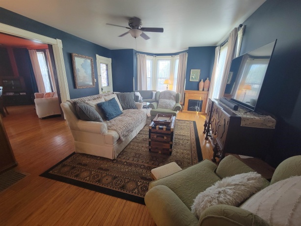 738 11th St, LaSalle, Illinois 61301, 4 Bedrooms Bedrooms, ,2 BathroomsBathrooms,House,For Sale,11th St,202603608
