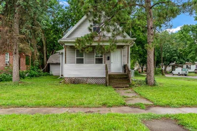 1803 8th, ROCKFORD, Illinois 61104, 3 Bedrooms Bedrooms, ,1 BathroomBathrooms,House,For Sale,8th,202603609