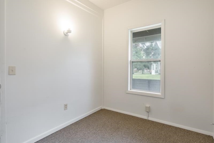1803 8th, ROCKFORD, Illinois 61104, 3 Bedrooms Bedrooms, ,1 BathroomBathrooms,House,For Sale,8th,202603609