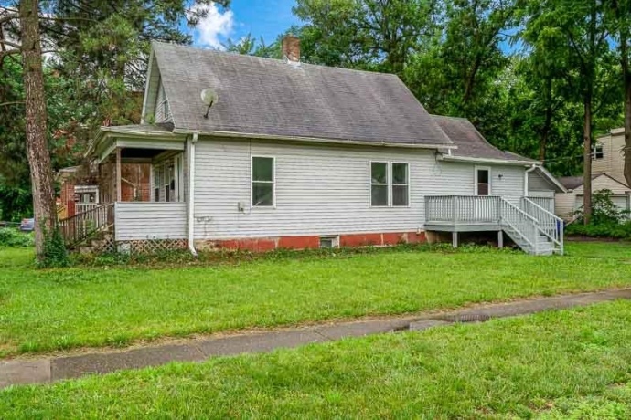 1803 8th, ROCKFORD, Illinois 61104, 3 Bedrooms Bedrooms, ,1 BathroomBathrooms,House,For Sale,8th,202603609