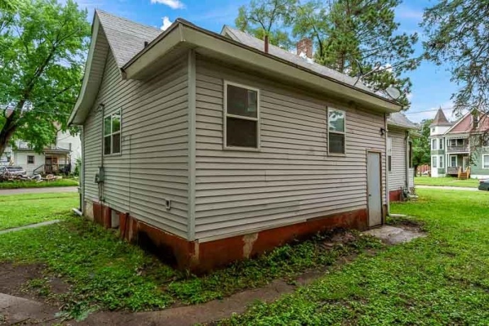 1803 8th, ROCKFORD, Illinois 61104, 3 Bedrooms Bedrooms, ,1 BathroomBathrooms,House,For Sale,8th,202603609