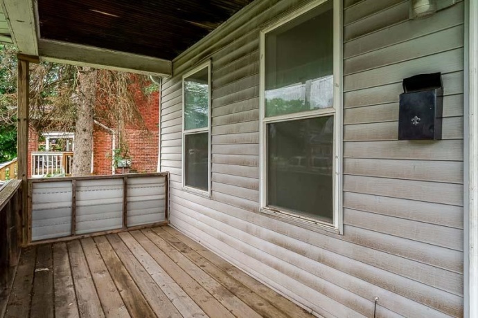 1803 8th, ROCKFORD, Illinois 61104, 3 Bedrooms Bedrooms, ,1 BathroomBathrooms,House,For Sale,8th,202603609