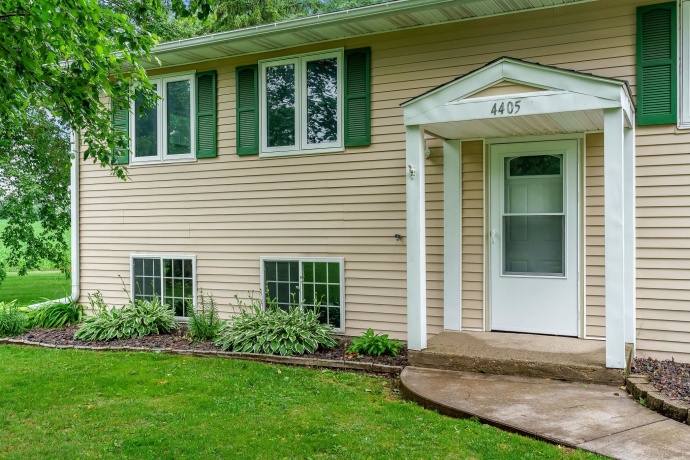 4405 Clover Crest, ROCKFORD, Illinois 61109, 4 Bedrooms Bedrooms, ,1 BathroomBathrooms,House,For Sale,Clover Crest,202603610