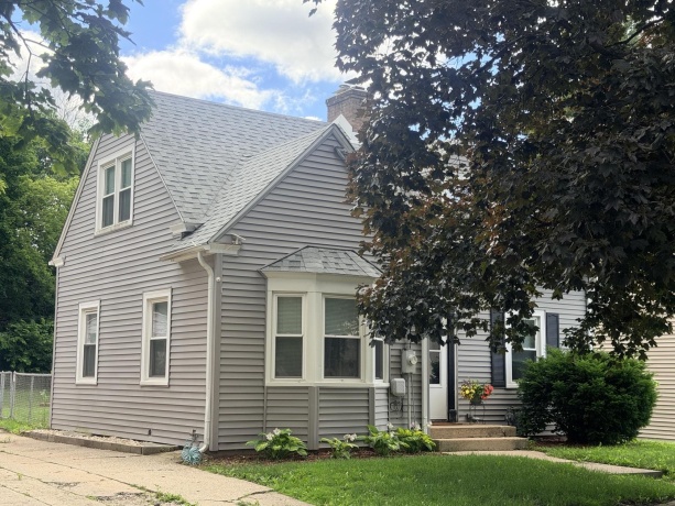 402 Rockford, ROCKFORD, Illinois 61104, 2 Bedrooms Bedrooms, ,2 BathroomsBathrooms,House,For Sale,Rockford,202603604