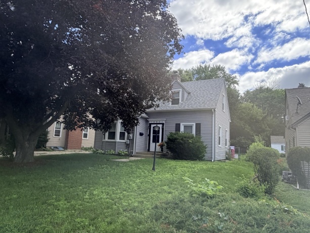 402 Rockford, ROCKFORD, Illinois 61104, 2 Bedrooms Bedrooms, ,2 BathroomsBathrooms,House,For Sale,Rockford,202603604