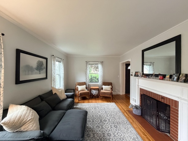 402 Rockford, ROCKFORD, Illinois 61104, 2 Bedrooms Bedrooms, ,2 BathroomsBathrooms,House,For Sale,Rockford,202603604