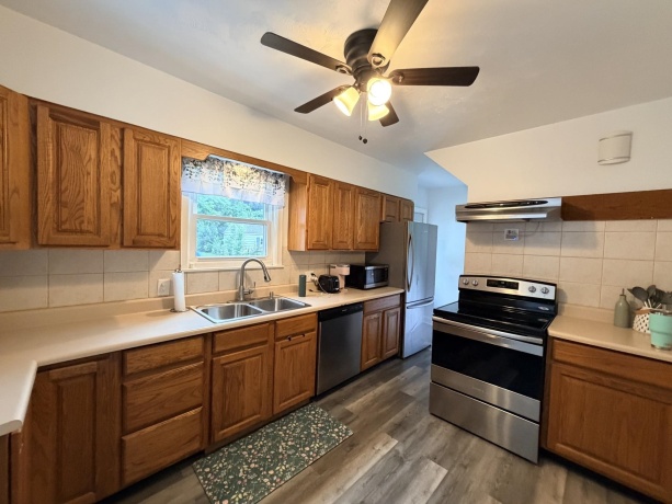 402 Rockford, ROCKFORD, Illinois 61104, 2 Bedrooms Bedrooms, ,2 BathroomsBathrooms,House,For Sale,Rockford,202603604