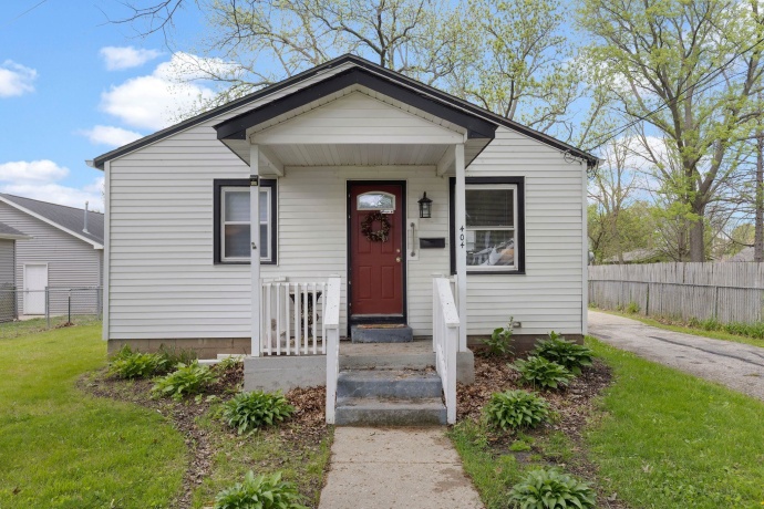 404 8th, OREGON, Illinois 61061, 2 Bedrooms Bedrooms, ,1 BathroomBathrooms,House,For Sale,8th,202603310