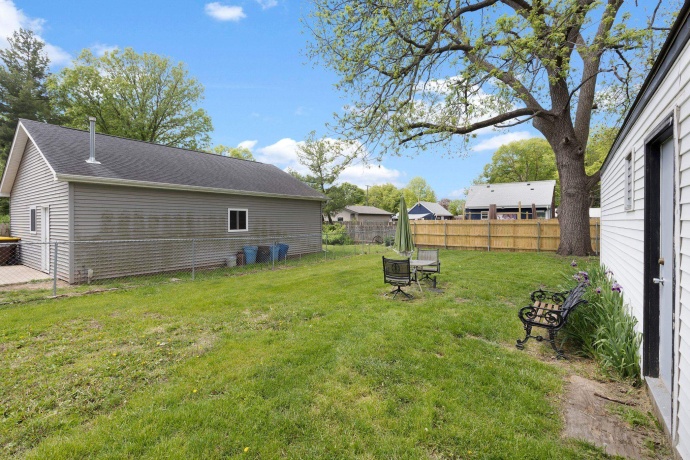 404 8th, OREGON, Illinois 61061, 2 Bedrooms Bedrooms, ,1 BathroomBathrooms,House,For Sale,8th,202603310