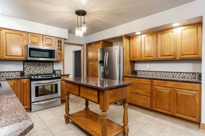 5329 Dallas, ROCKFORD, Illinois 61109, 5 Bedrooms Bedrooms, ,3 BathroomsBathrooms,House,For Sale,Dallas,202603616