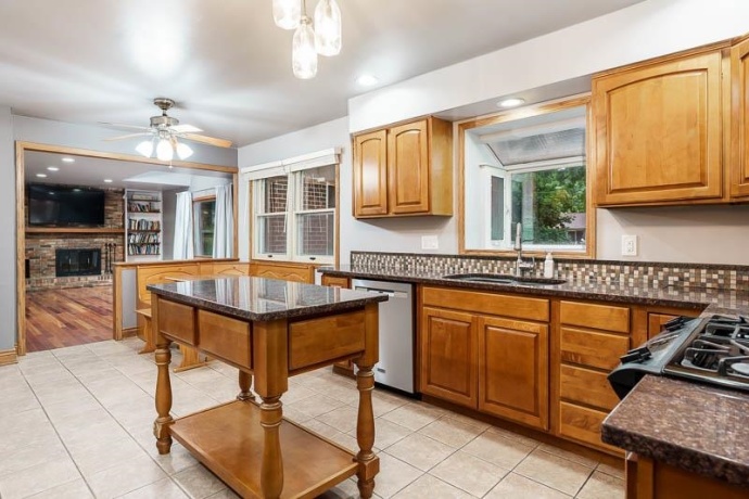 5329 Dallas, ROCKFORD, Illinois 61109, 5 Bedrooms Bedrooms, ,3 BathroomsBathrooms,House,For Sale,Dallas,202603616