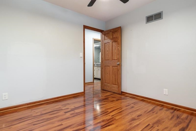 5329 Dallas, ROCKFORD, Illinois 61109, 5 Bedrooms Bedrooms, ,3 BathroomsBathrooms,House,For Sale,Dallas,202603616
