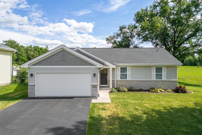 701 Mallard, WINNEBAGO, Illinois 61088, 4 Bedrooms Bedrooms, ,3 BathroomsBathrooms,House,For Sale,Mallard,202603619