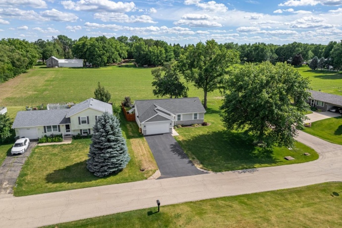 701 Mallard, WINNEBAGO, Illinois 61088, 4 Bedrooms Bedrooms, ,3 BathroomsBathrooms,House,For Sale,Mallard,202603619