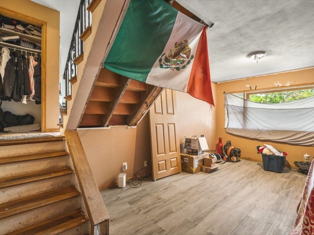 219 Walter, ELGIN, Illinois 60123, 3 Bedrooms Bedrooms, ,2 BathroomsBathrooms,House,For Sale,Walter,202603620