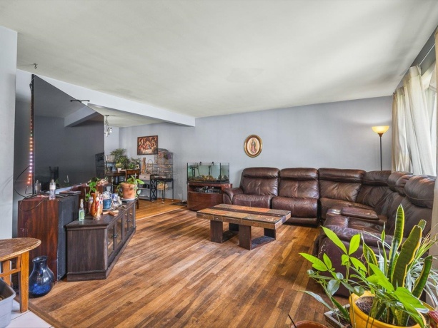 219 Walter, ELGIN, Illinois 60123, 3 Bedrooms Bedrooms, ,2 BathroomsBathrooms,House,For Sale,Walter,202603620