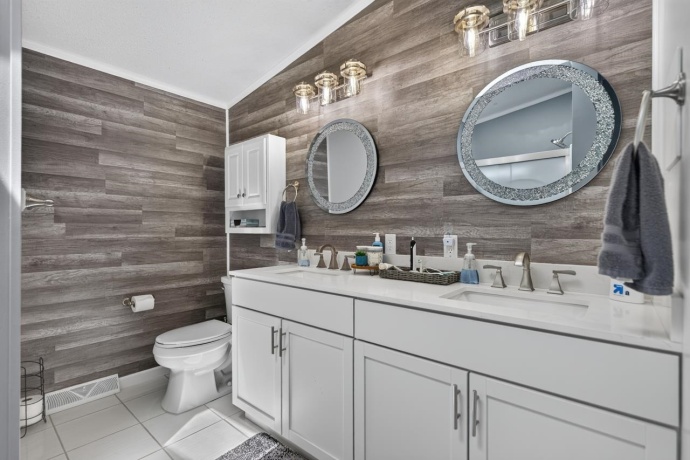5604 IRVING, MACHESNEY PARK, Illinois 61115, 3 Bedrooms Bedrooms, ,2 BathroomsBathrooms,House,For Sale,IRVING,202603621