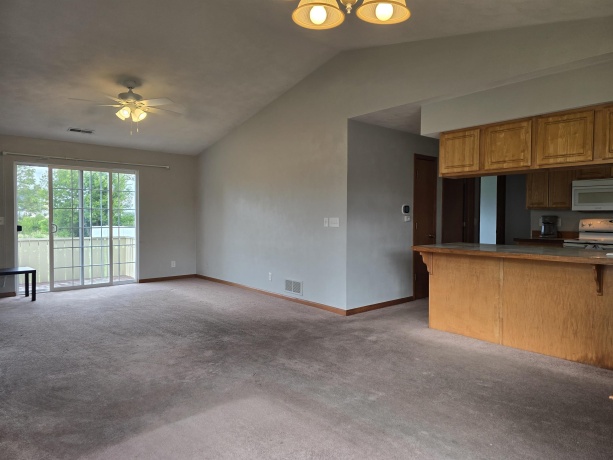 7716 Creek Bend, ROCKFORD, Illinois 61114, 2 Bedrooms Bedrooms, ,2 BathroomsBathrooms,Condominium,For Sale,Creek Bend,202603623