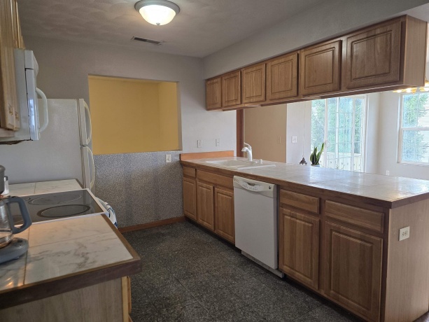 7716 Creek Bend, ROCKFORD, Illinois 61114, 2 Bedrooms Bedrooms, ,2 BathroomsBathrooms,Condominium,For Sale,Creek Bend,202603623