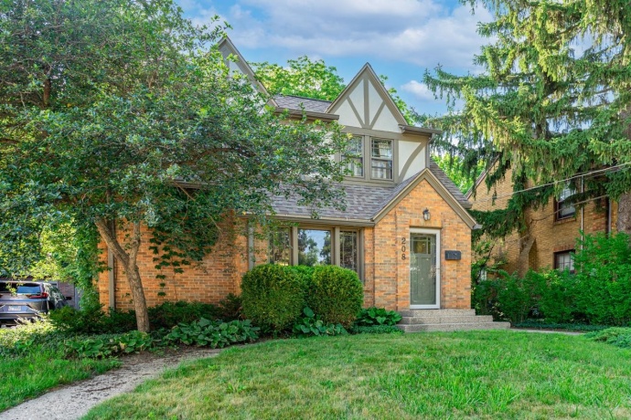 208 ROBERT, ROCKFORD, Illinois 61107, 3 Bedrooms Bedrooms, ,2 BathroomsBathrooms,House,For Sale,ROBERT,202603622