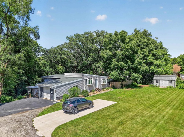 300 Adams, OTTAWA, Illinois 61350, 3 Bedrooms Bedrooms, ,2 BathroomsBathrooms,House,For Sale,Adams,202603624