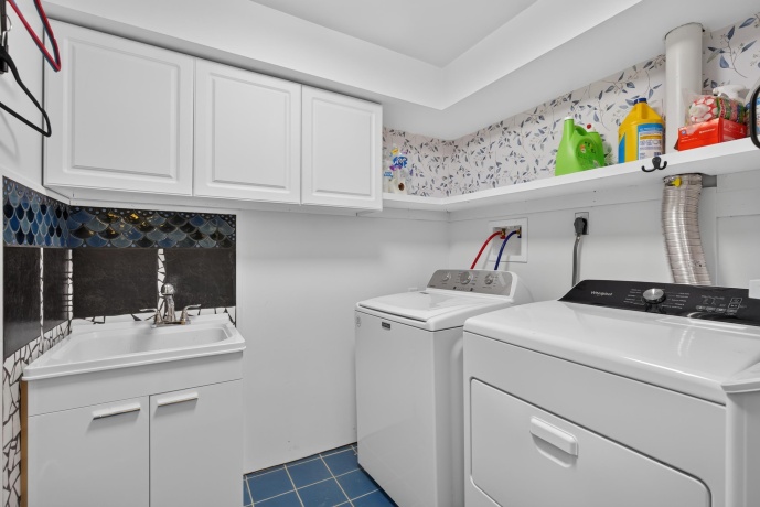 300 Adams, OTTAWA, Illinois 61350, 3 Bedrooms Bedrooms, ,2 BathroomsBathrooms,House,For Sale,Adams,202603624