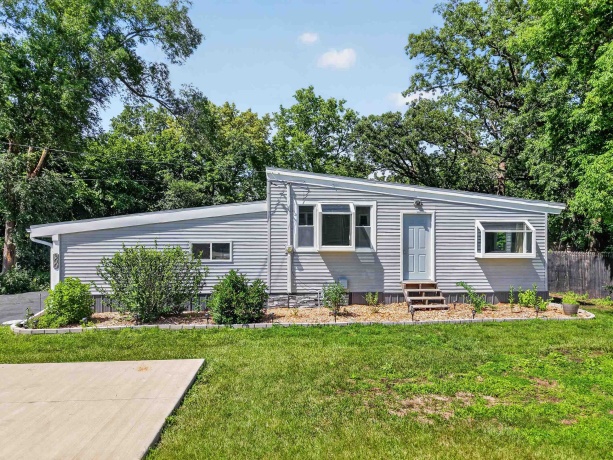 300 Adams, OTTAWA, Illinois 61350, 3 Bedrooms Bedrooms, ,2 BathroomsBathrooms,House,For Sale,Adams,202603624