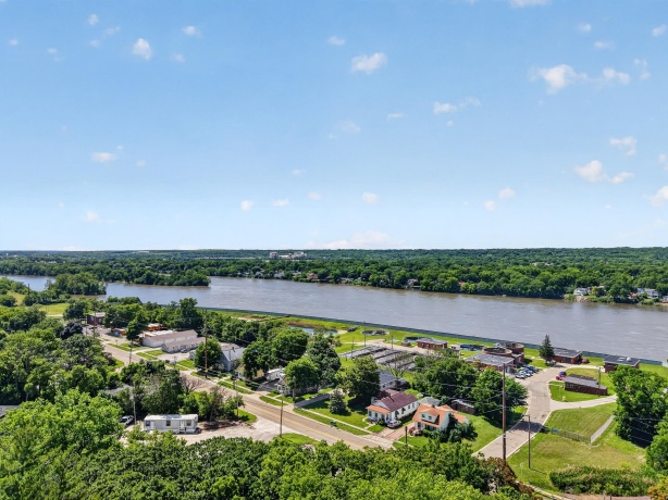 300 Adams, OTTAWA, Illinois 61350, 3 Bedrooms Bedrooms, ,2 BathroomsBathrooms,House,For Sale,Adams,202603624