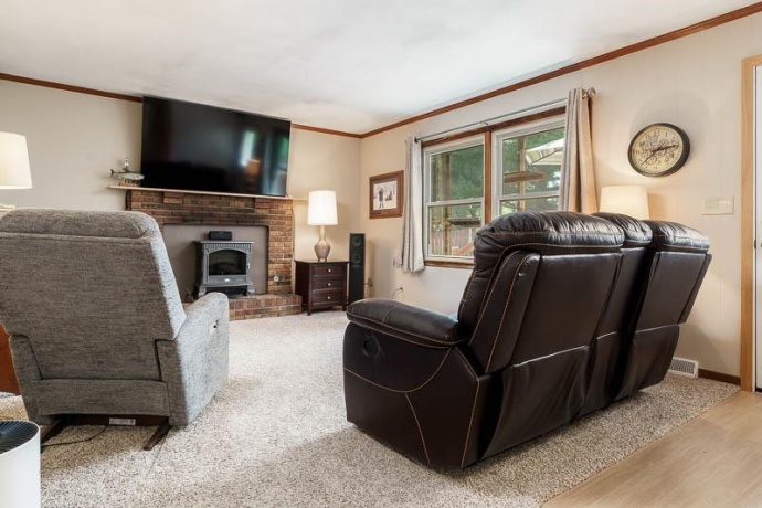 3803 Hemlock, ROCKFORD, Illinois 61107, 3 Bedrooms Bedrooms, ,1 BathroomBathrooms,House,For Sale,Hemlock,202603625