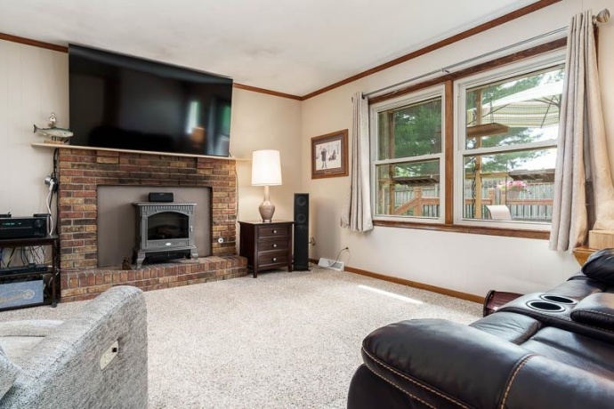 3803 Hemlock, ROCKFORD, Illinois 61107, 3 Bedrooms Bedrooms, ,1 BathroomBathrooms,House,For Sale,Hemlock,202603625