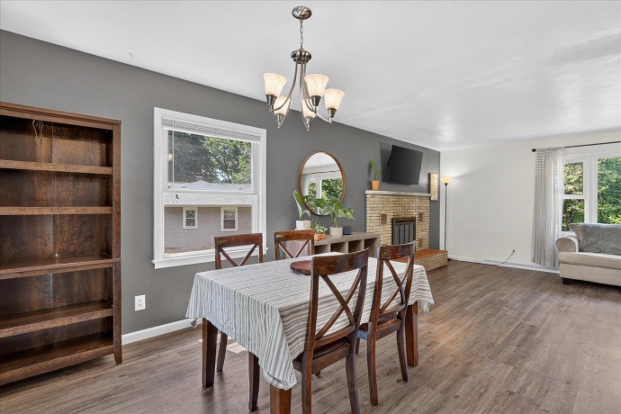 2547 Florence, BELOIT, Wisconsin 53511, 3 Bedrooms Bedrooms, ,2 BathroomsBathrooms,House,For Sale,Florence,202603628