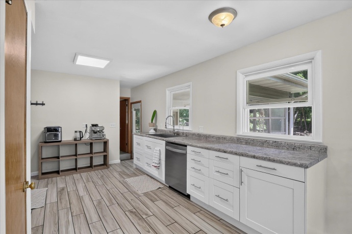 2547 Florence, BELOIT, Wisconsin 53511, 3 Bedrooms Bedrooms, ,2 BathroomsBathrooms,House,For Sale,Florence,202603628