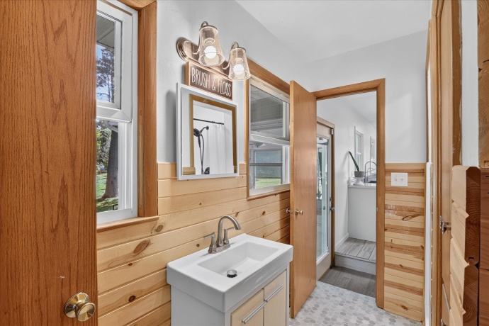 2547 Florence, BELOIT, Wisconsin 53511, 3 Bedrooms Bedrooms, ,2 BathroomsBathrooms,House,For Sale,Florence,202603628