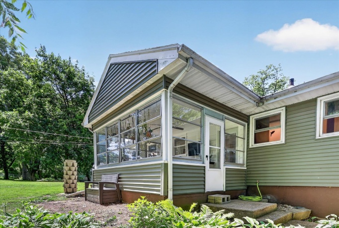 2547 Florence, BELOIT, Wisconsin 53511, 3 Bedrooms Bedrooms, ,2 BathroomsBathrooms,House,For Sale,Florence,202603628