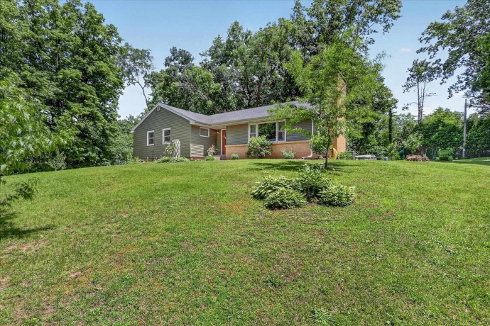 2547 Florence, BELOIT, Wisconsin 53511, 3 Bedrooms Bedrooms, ,2 BathroomsBathrooms,House,For Sale,Florence,202603628