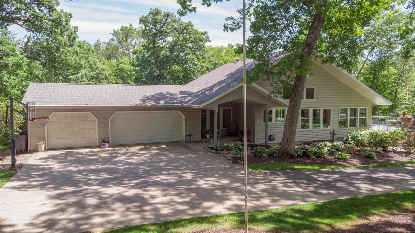 5888 Charolaise, FREEPORT, Illinois 61032, 2 Bedrooms Bedrooms, ,2 BathroomsBathrooms,House,For Sale,Charolaise,202603631