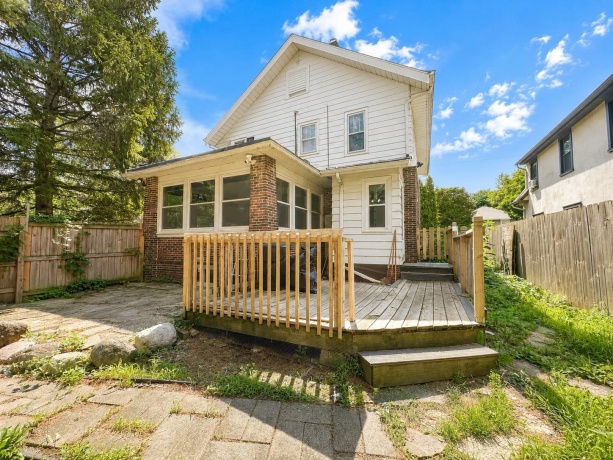 325 Camlin avenue, ROCKFORD, Illinois 61103, 3 Bedrooms Bedrooms, ,2 BathroomsBathrooms,House,For Sale,Camlin avenue,202603632