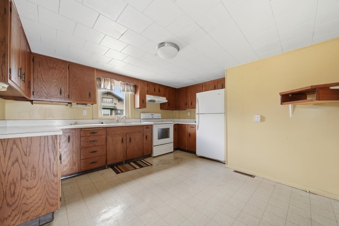 2283 2750, Kewanee, Illinois 61443, 4 Bedrooms Bedrooms, ,2 BathroomsBathrooms,House,For Sale,2750,202603645