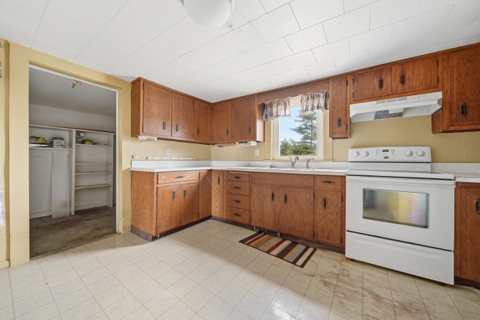 2283 2750, Kewanee, Illinois 61443, 4 Bedrooms Bedrooms, ,2 BathroomsBathrooms,House,For Sale,2750,202603645