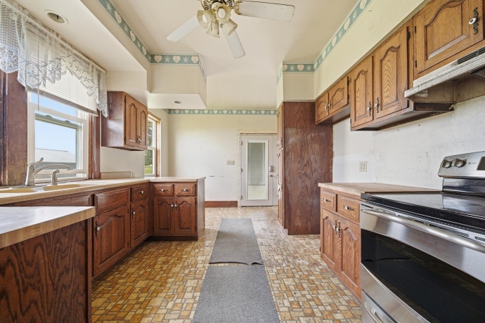 2283 2750, Kewanee, Illinois 61443, 4 Bedrooms Bedrooms, ,2 BathroomsBathrooms,House,For Sale,2750,202603645