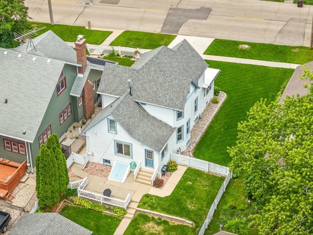 1239 Lincoln, FREEPORT, Illinois 61032, 3 Bedrooms Bedrooms, ,2 BathroomsBathrooms,House,For Sale,Lincoln,202603646