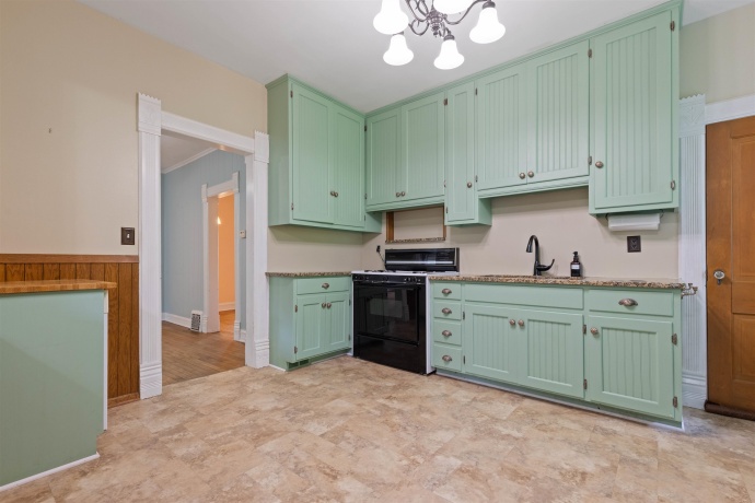 925 C, ROCKFORD, Illinois 61107, 3 Bedrooms Bedrooms, ,1 BathroomBathrooms,House,For Sale,C,202603655