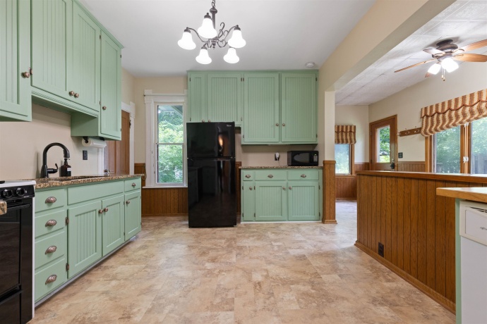 925 C, ROCKFORD, Illinois 61107, 3 Bedrooms Bedrooms, ,1 BathroomBathrooms,House,For Sale,C,202603655