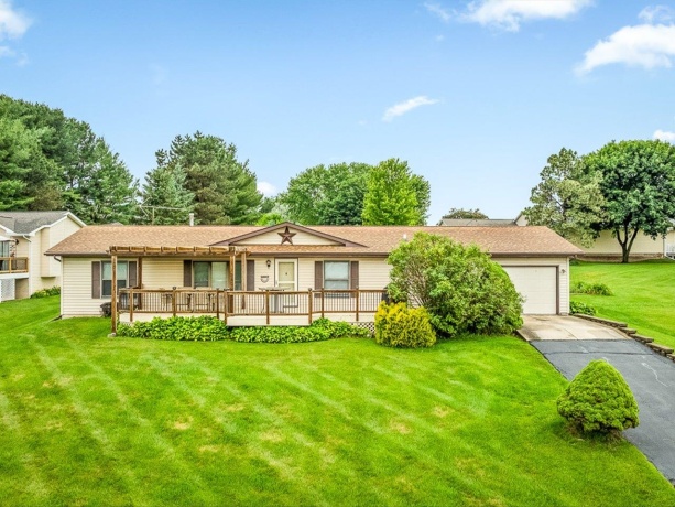 63 delbourne, LAKE SUMMERSET, Illinois 61019, 3 Bedrooms Bedrooms, ,2 BathroomsBathrooms,House,For Sale,delbourne,202603657