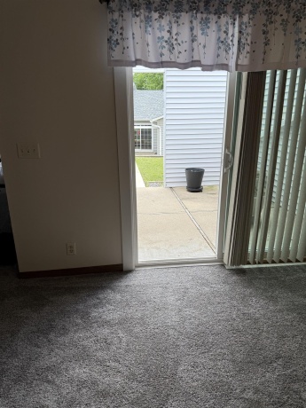 620 Woodbridge #2, FREEPORT, Illinois 61032, 2 Bedrooms Bedrooms, ,1 BathroomBathrooms,Condominium,For Sale,Woodbridge #2,202603658