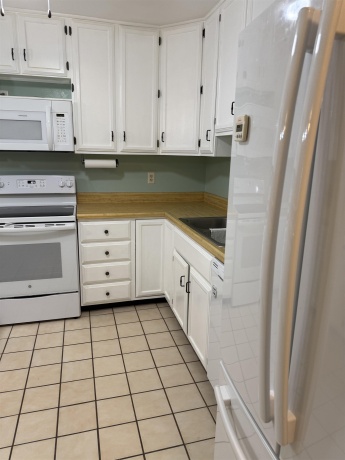 620 Woodbridge #2, FREEPORT, Illinois 61032, 2 Bedrooms Bedrooms, ,1 BathroomBathrooms,Condominium,For Sale,Woodbridge #2,202603658