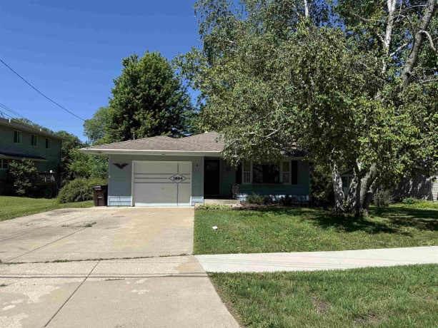 1894 Ridge, FREEPORT, Illinois 61032, 3 Bedrooms Bedrooms, ,1 BathroomBathrooms,House,For Sale,Ridge,202603670