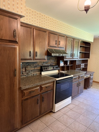 1894 Ridge, FREEPORT, Illinois 61032, 3 Bedrooms Bedrooms, ,1 BathroomBathrooms,House,For Sale,Ridge,202603670