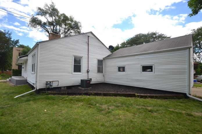 2020 Rockton, ROCKFORD, Illinois 61103, 3 Bedrooms Bedrooms, ,2 BathroomsBathrooms,House,For Sale,Rockton,202603671